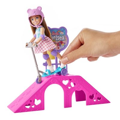 8. Barbie Chelsea HJY35 doll