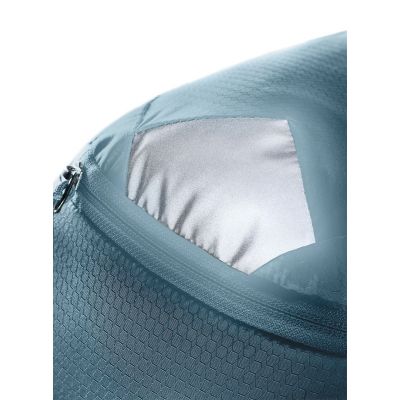 6. Deuter Race Air 14+3 Cycling Backpack 320442313740