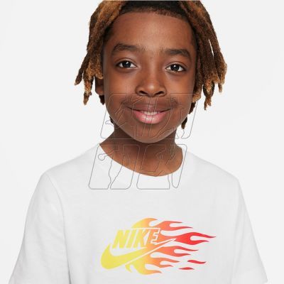 6. Nike Sportswear Jr T-shirt FD3191-100