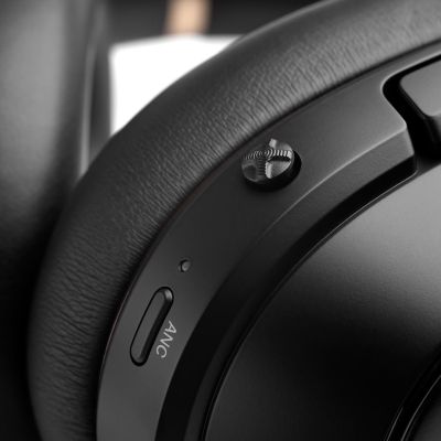 4. Teufel REAL BLUE PRO wireless Bluetooth over-ear headphones Night