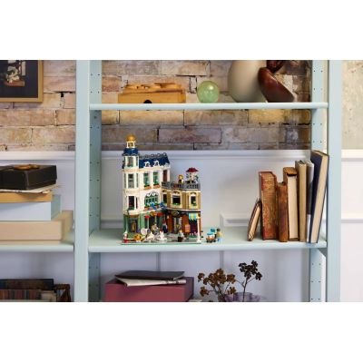 8. LEGO Icons 11371 - Shopping Street