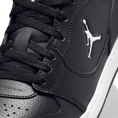 7. Nike Jordan men's shoes Court Connect Low IQ5698-001