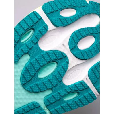 9. UNDER ARMOUR Machina Breeze 3026264-100 Women's Shoes