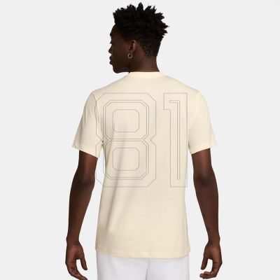 2. Nike Sportswear graphics T-shirt M HQ9264-110