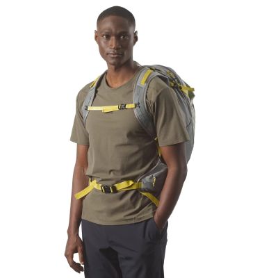 4. Salomon Trailblazer 30 Backpack LC2463000 Green One size