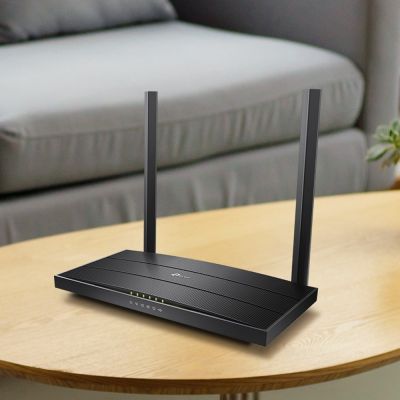 8. TP-LINK VR400 router (3G/4G USB, ADSL, ADSL2+, VDSL2; 2.4 GHz, 5 GHz)