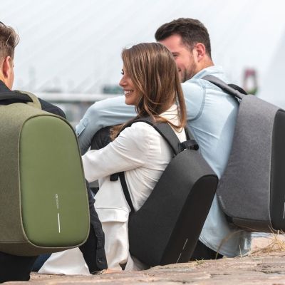 28. XD DESIGN ANTI-THEFT BACKPACK BOBBY HERO SMALL BLACK P/N: P705.701