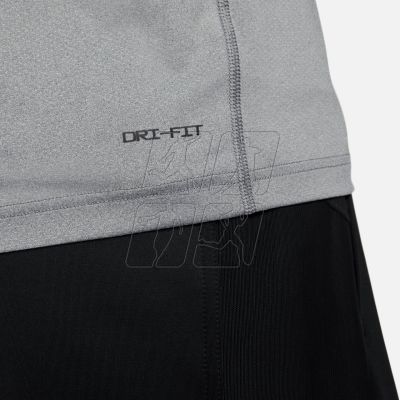 4. T-shirt Nike Dri-FIT Ready M DV9815-084