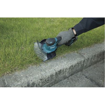 40. MAKITA DUM604ZX Cordless Grass Shears