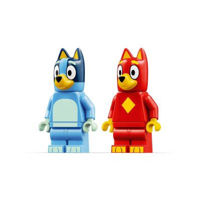 11. LEGO Bluey 11221 - School with Ryżyk and Blue