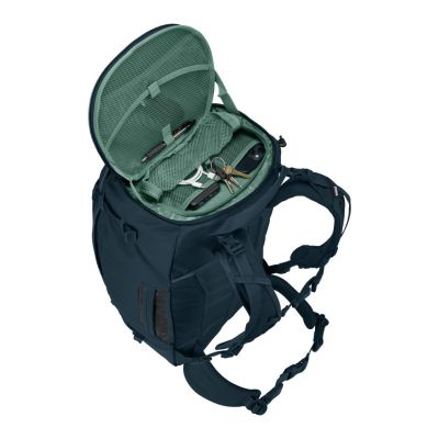 7. Thule Landmark Travel Pack 60L - blue
