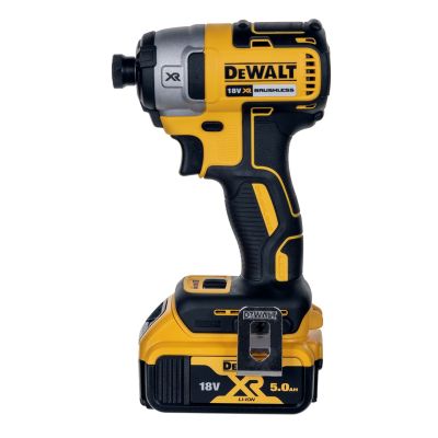 13. 18V DCK422P3 DEWALT Combo Kit