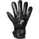 2. Reusch Attrakt Resist Gloves 56 70 615 7700