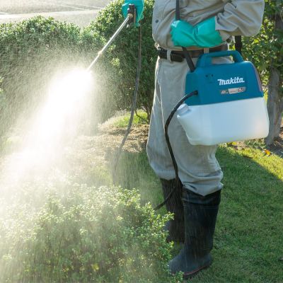 16. 12V US053DZ MAKITA Shoulder Sprayer