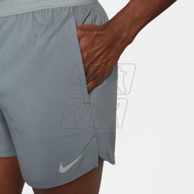 3. Nike Dri-FIT Stride M DM4755-084 Shorts