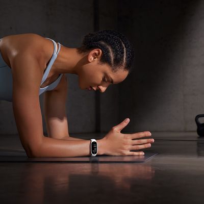 11. Xiaomi Smart Band 10 AMOLED Activity Tracker 4.37 cm (1.72") Black