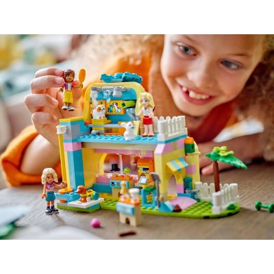 23. LEGO FRIENDS 42650 Pet Shop