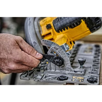 3. DeWALT DWE576K Circular Saw Black, Yellow