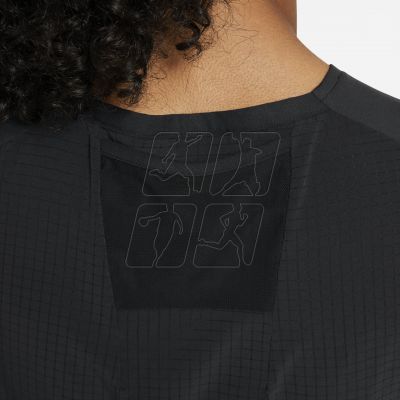 4. Nike Dri-FIT Rise 365 M CZ9050-010 T-shirt