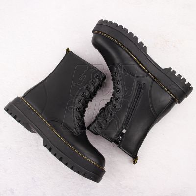 4. Boots News W EVE455