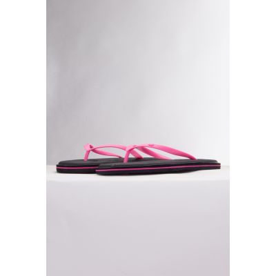 7. 4F W 4FSS23FFLIF067BLACK flip-flops