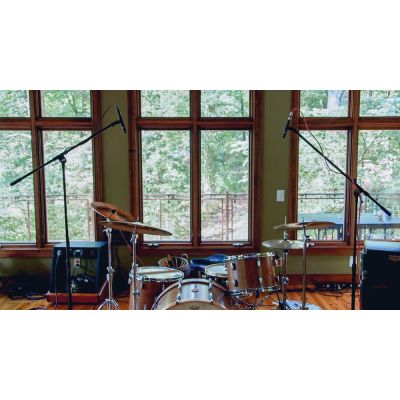 4. sE Electronics sE7 (Matched Pair) Black, Red Studio Microphone