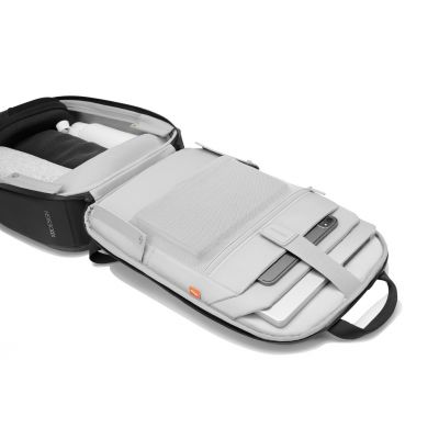 6. XD DESIGN ANTI-THEFT BACKPACK BOBBY EDGE BLACK P/N: P706.2501