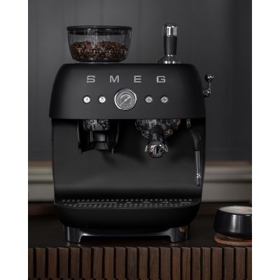 22. Smeg EGF03BLMEU coffee machine Manual espresso machine 2.4 l