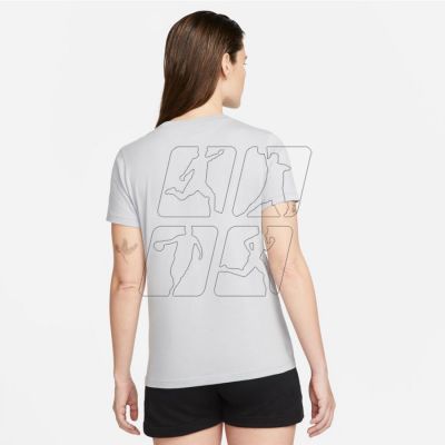 5. Nike Sportswear W DN5878 063 T-shirt