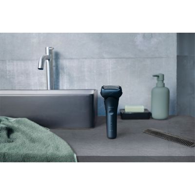 5. Panasonic ES-LT4B-A803 Beard and Hair Trimmer, Dark Blue