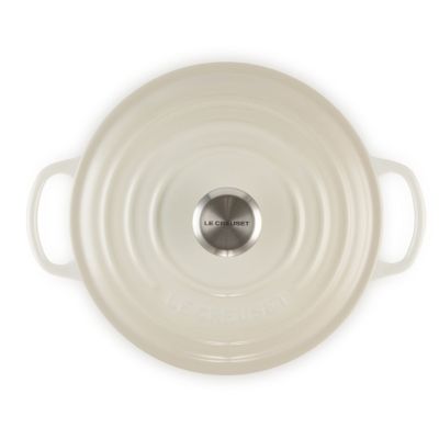 4. Le Creuset Signature Roaster Round Meringue 20cm