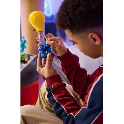 26. LEGO Fortnite 77080 - Supply Drop