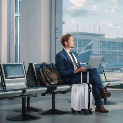 46. SET OF 2 SUITCASE 18 AND 26 INCHES SLAZENGER SILVER