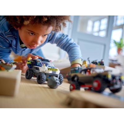5. LEGO City 60449 - Police Off-Road Chase