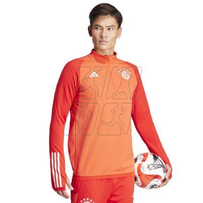 9. Adidas FC Bayern Training Top M IQ0609 sweatshirt