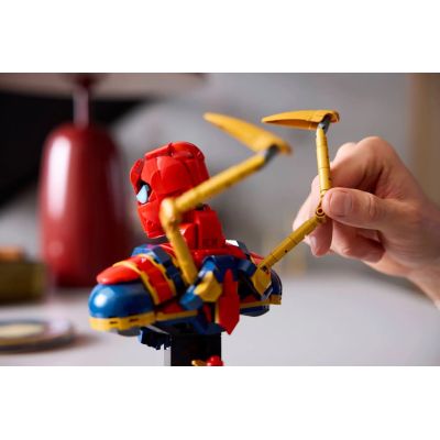 5. LEGO Marvel Super Heroes 76326 Iron Spider-Man Bust