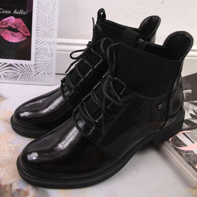 5. Vinceza W JAN135 patent leather ankle boots black 