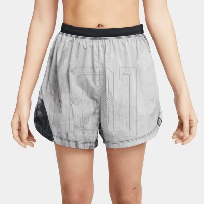 8. Shorts Nike Dri-FIT Repel W DX1021-010