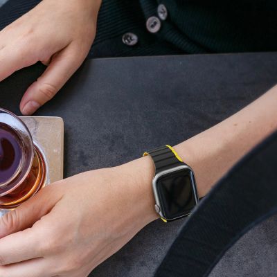 10. Magnetic Apple Watch SE, 9, 8, 7, 6, 5, 4, 3, 2, 1 (41, 40, 38 mm) Dux Ducis Strap (LD Version) - black and yellow