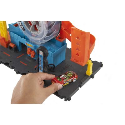 3. Hot Wheels Racing Tire Workshop Set HDP02 MATTEL
