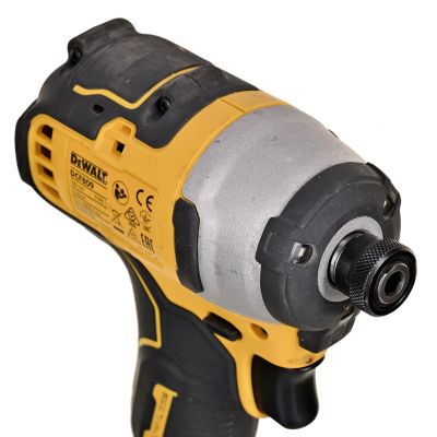 28. Combo Tool Kit 18V 2x4.0Ah DCK2062M2T DEWALT