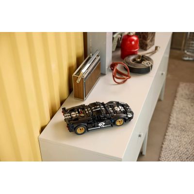 24. LEGO Technic 42223 1966 Ford GT40 MKII Race Car