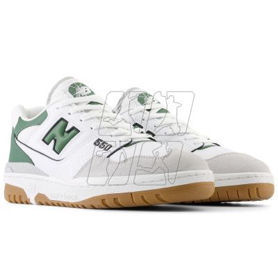 5. New Balance unisex BB550ESB shoes