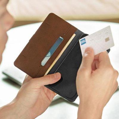 8. Uniq Journa case for iPhone 12 / iPhone 12 Pro - gray