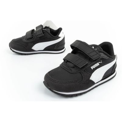 17. Puma ST Runner Jr shoes 384903 01