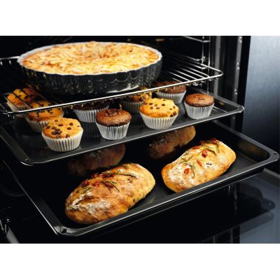 9. ELECTROLUX EOF3H40BW Oven