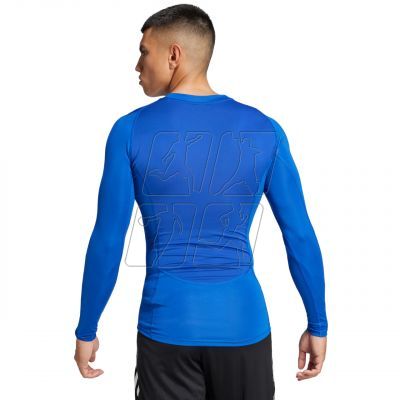 3. Adidas Techfit Long Sleeve Tee M JP2921