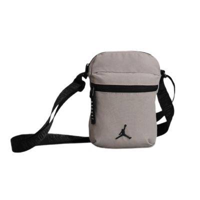 2. Air Jordan 9A0631-G50 sports bag messenger shoulder bag