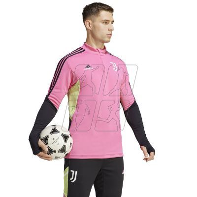 10. Adidas Juventus Training Top M HS7557 sweatshirt