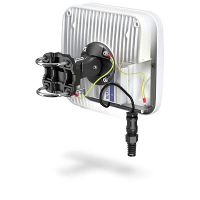 2. QuWireless QuMax Antenna – directional PoE/LAN antenna, 6 dBi